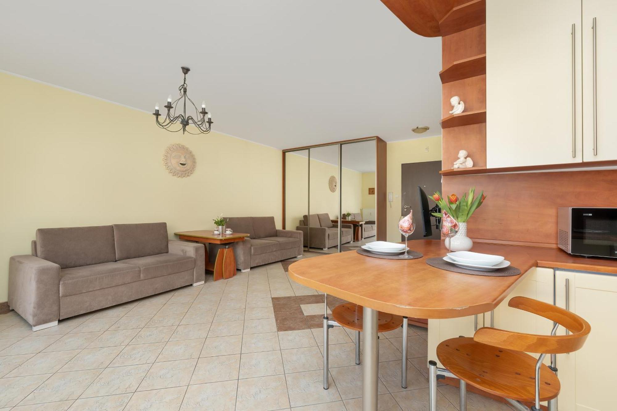 Jasny I Delikatny Sun Seasons 24 W Kolobrzegu By Renters Kołobrzeg