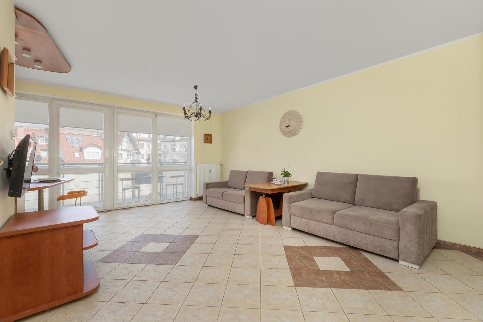 Jasny I Delikatny Sun Seasons 24 W Kolobrzegu By Renters * Kołobrzeg