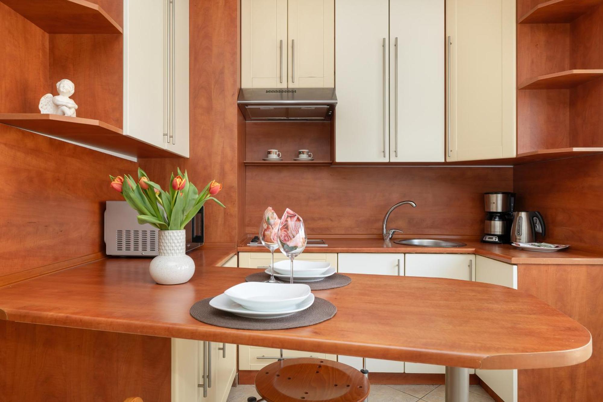 Jasny I Delikatny Sun Seasons 24 W Kolobrzegu By Renters *